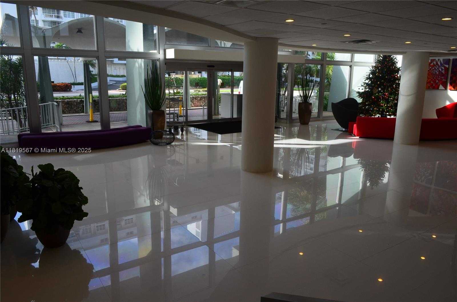 Small Image of 5701 COLLINS AVE #1506, Miami Beach Number 39