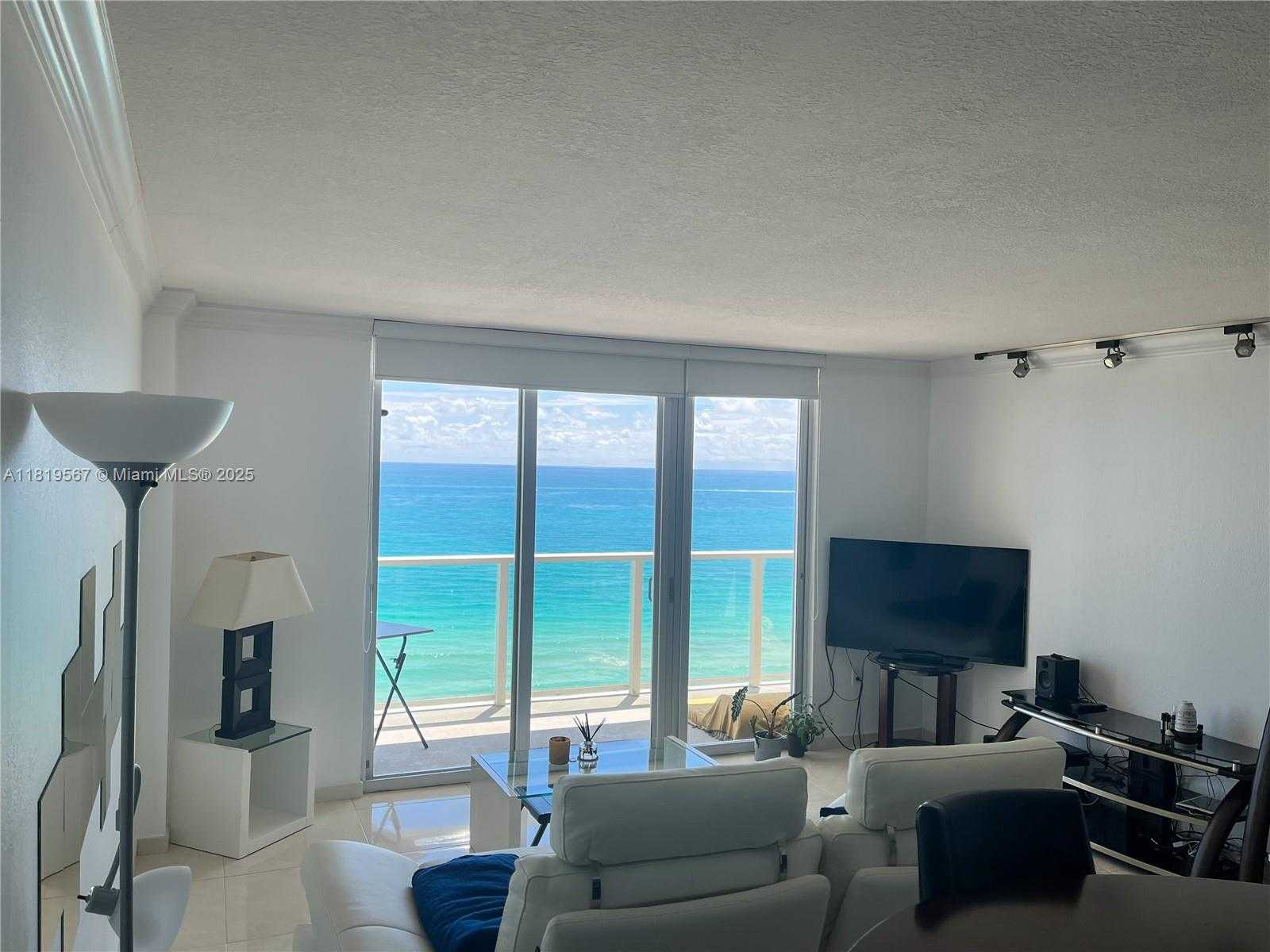 Small Image of 5701 COLLINS AVE #1506, Miami Beach Number 4