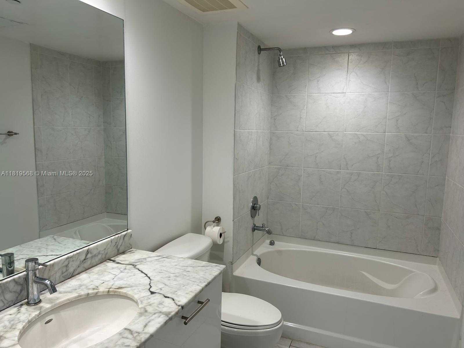 Small Image of 950 BRICKELL BAY DR #3402, Miami Number 25