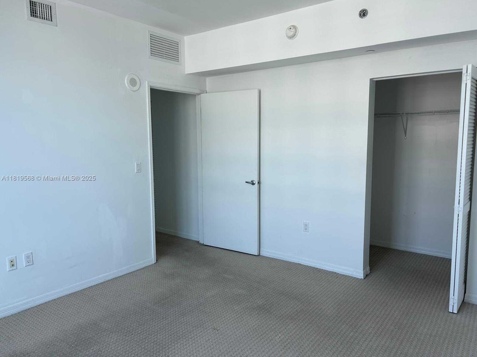Small Image of 950 BRICKELL BAY DR #3402, Miami Number 26