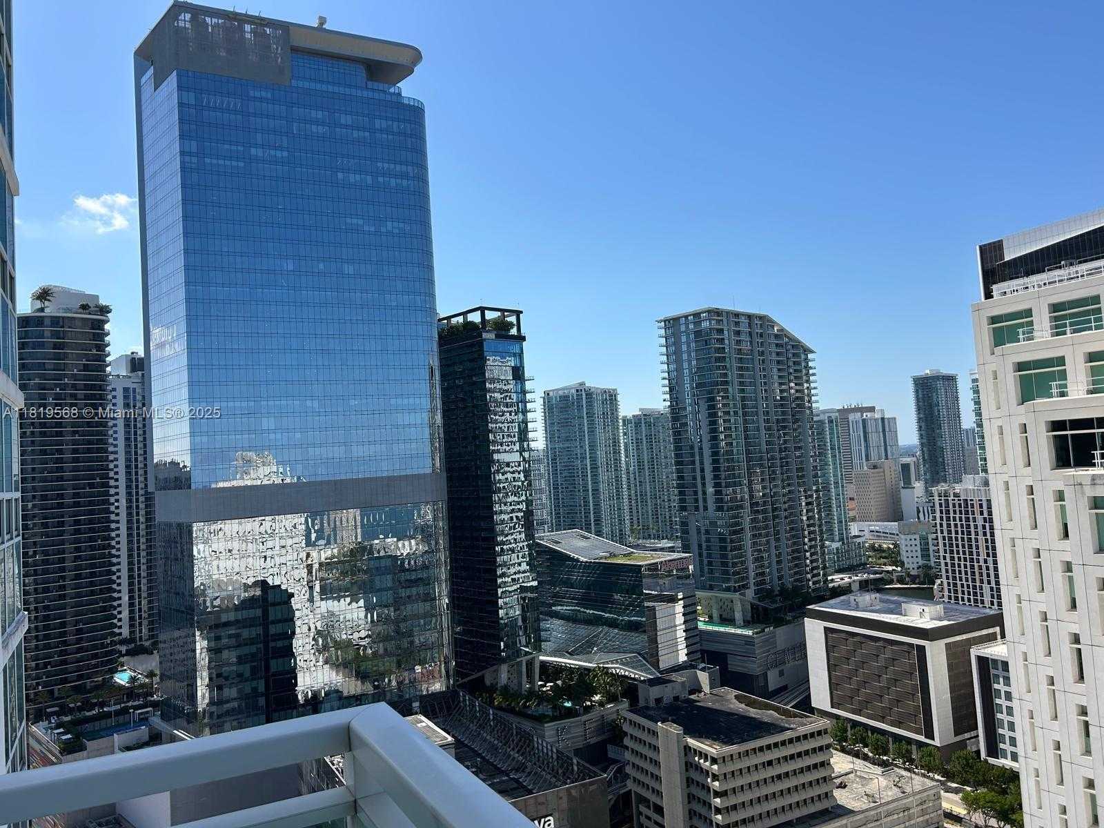 Small Image of 950 BRICKELL BAY DR #3402, Miami Number 4