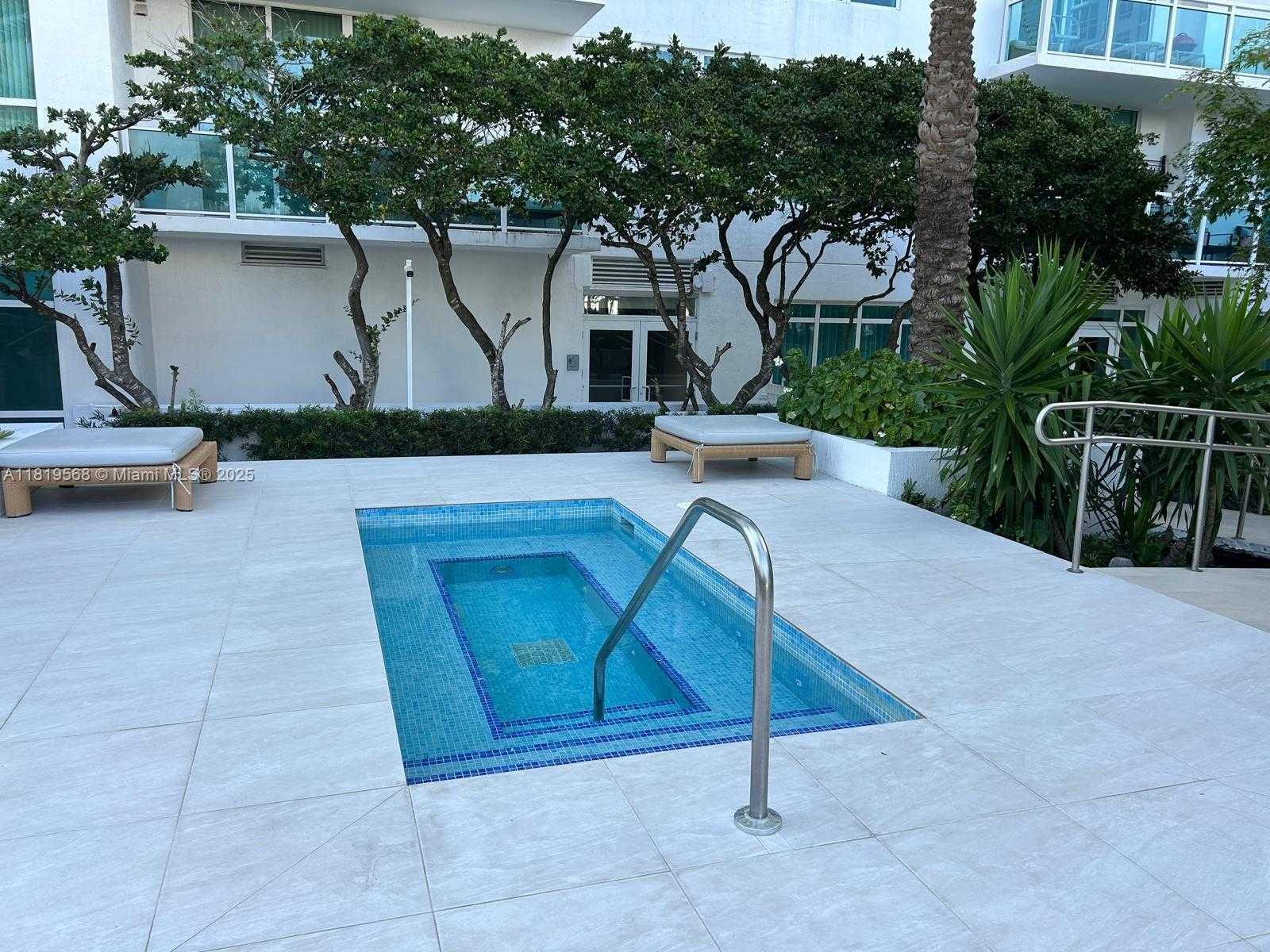 Small Image of 950 BRICKELL BAY DR #3402, Miami Number 8