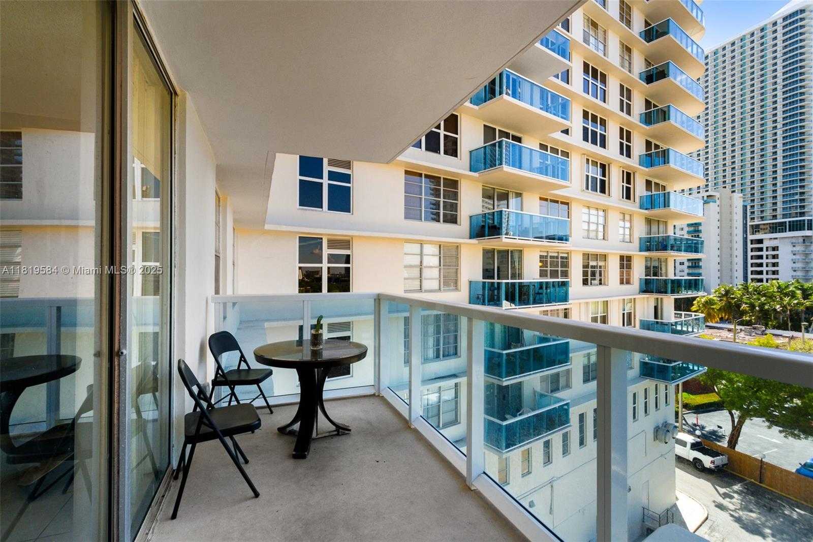 Small Image of 3800 SOUTH OCEAN DR #510, Hollywood Number 4