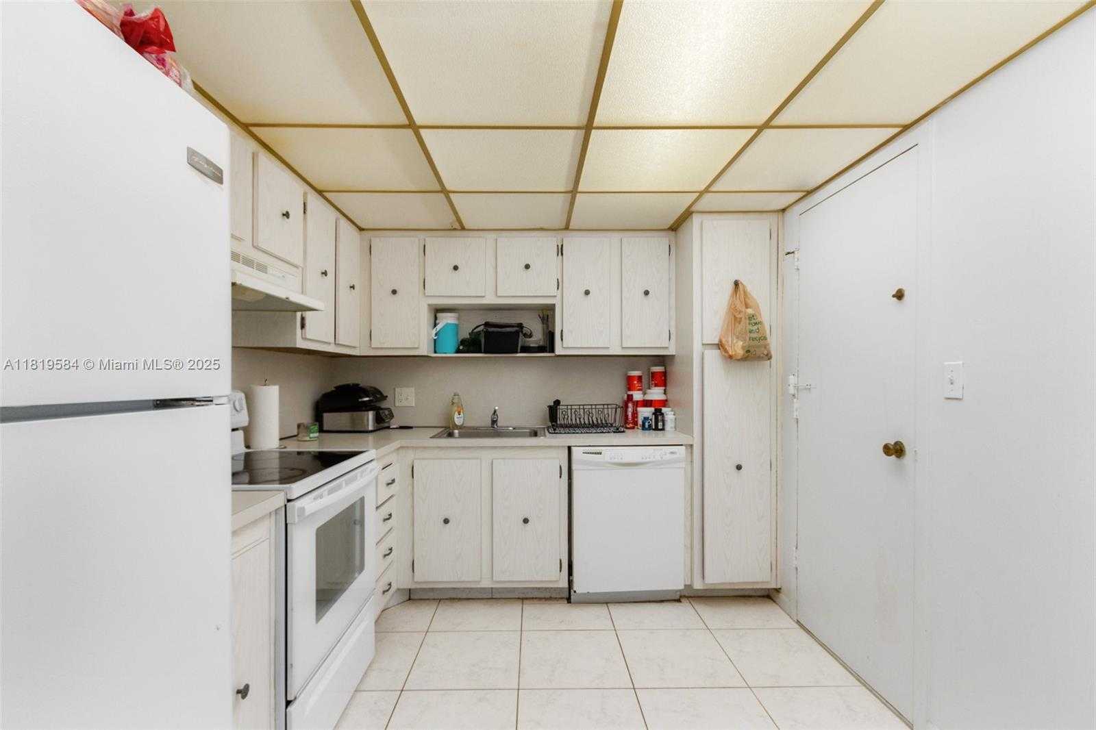 Small Image of 3800 SOUTH OCEAN DR #510, Hollywood Number 8