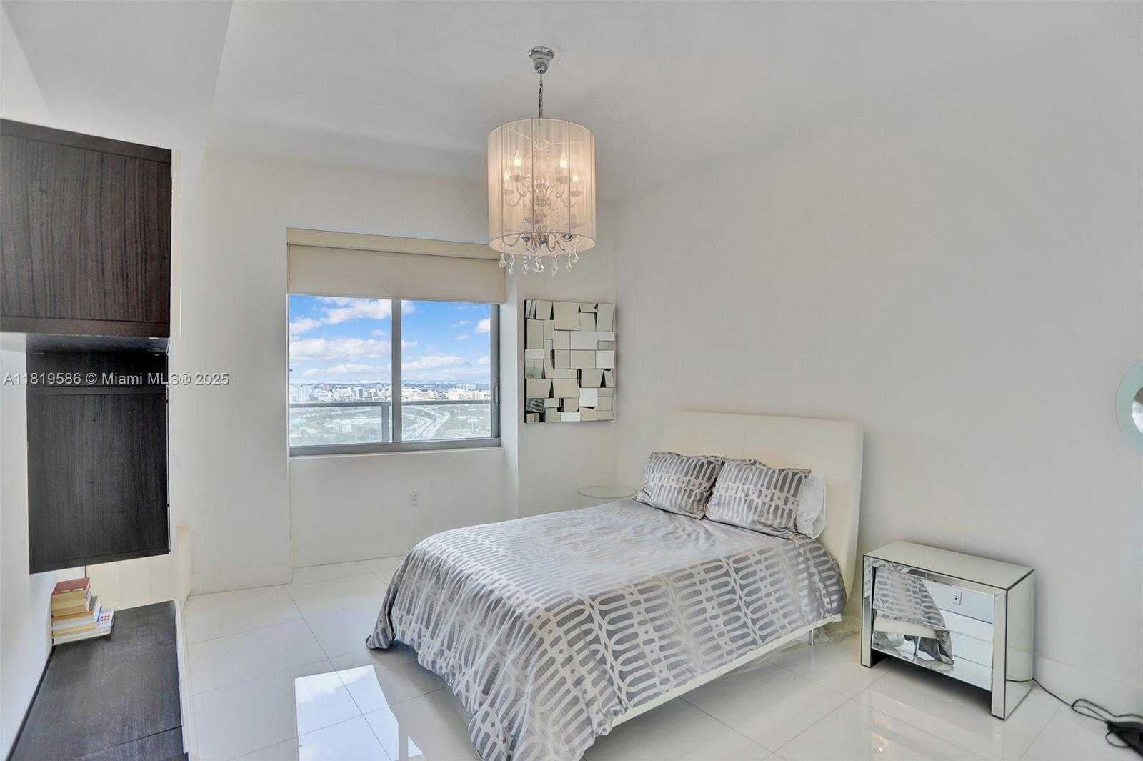 Small Image of 1100 BISCAYNE BLVD #3002, Miami Number 11