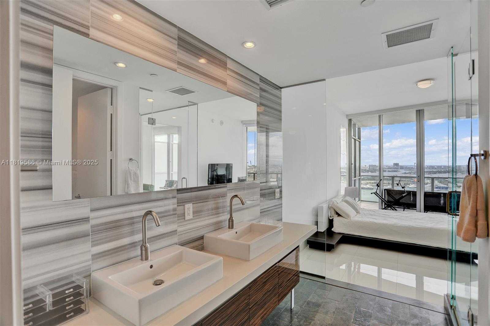 Small Image of 1100 BISCAYNE BLVD #3002, Miami Number 7
