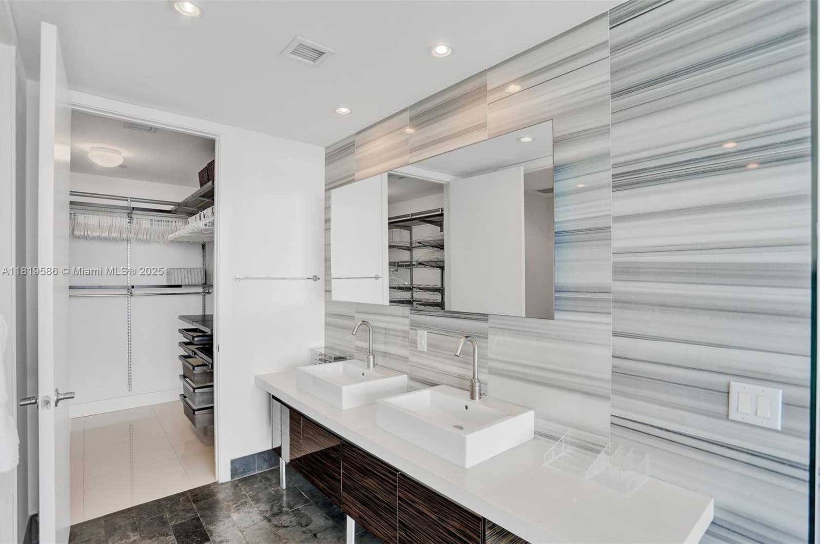 Small Image of 1100 BISCAYNE BLVD #3002, Miami Number 9