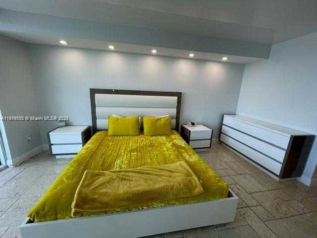 Small Image of 1800 SOUTH OCEAN DR #2309, Hallandale Beach Number 11