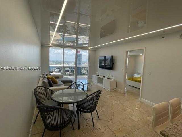 Small Image of 1800 SOUTH OCEAN DR #2309, Hallandale Beach Number 5