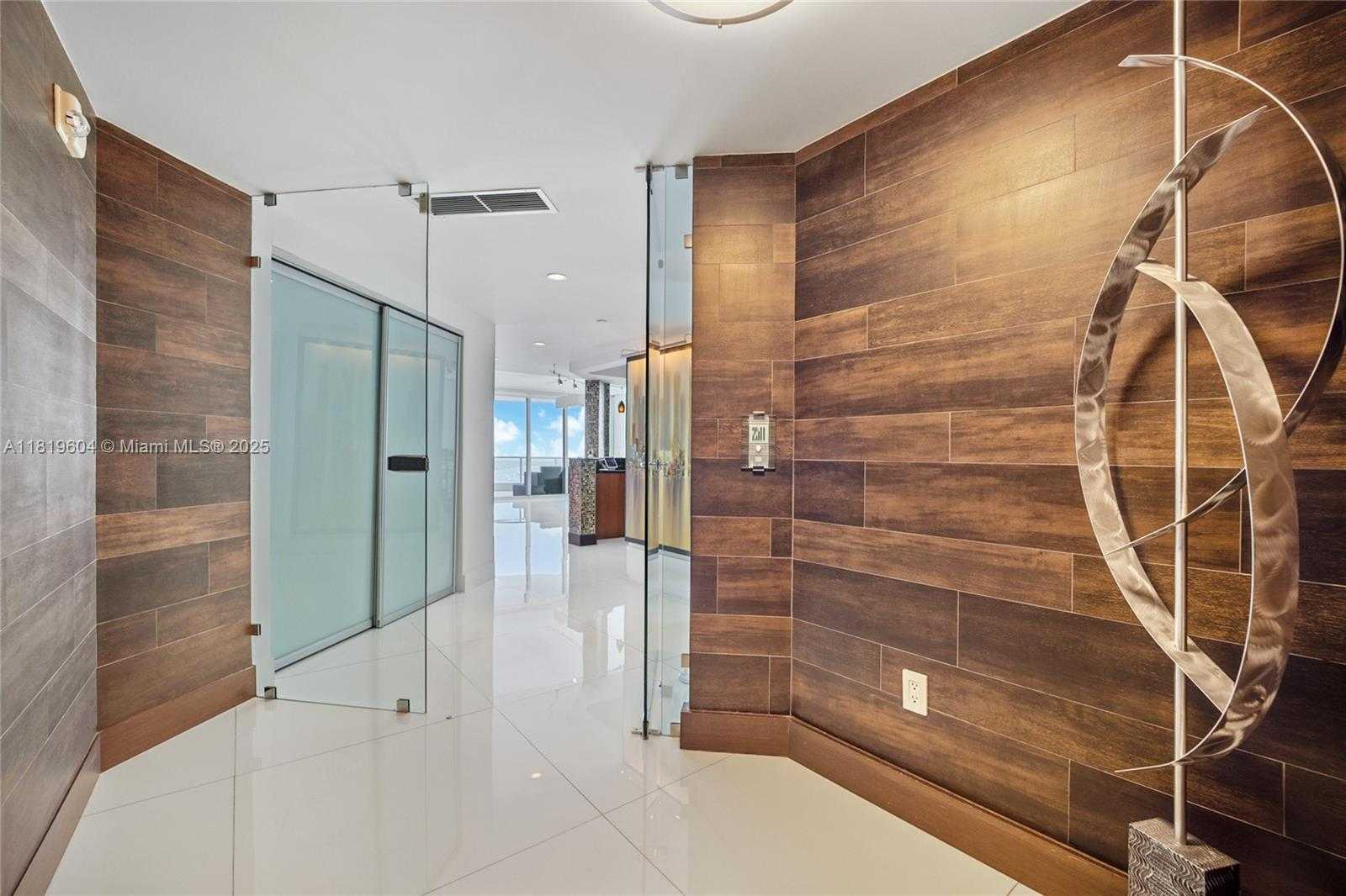 Small Image of 1331 BRICKELL BAY DR #2511, Miami Number 3