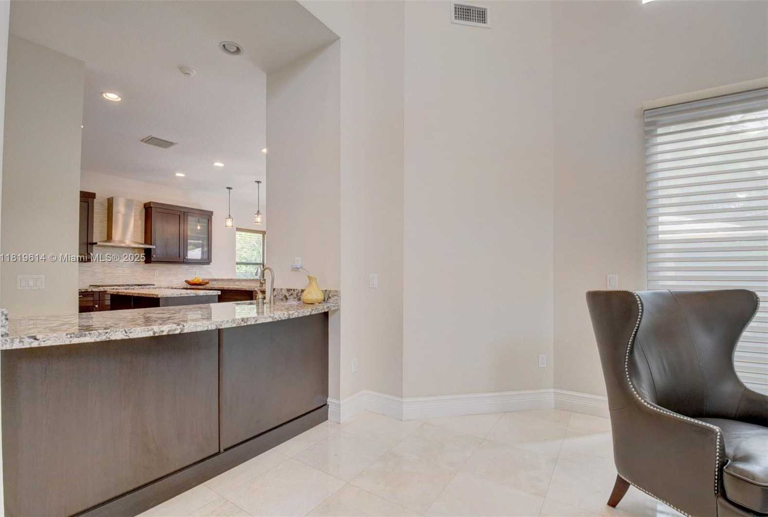 Small Image of 16939 BRIDGE CROSSING CIR, Delray Beach Number 12