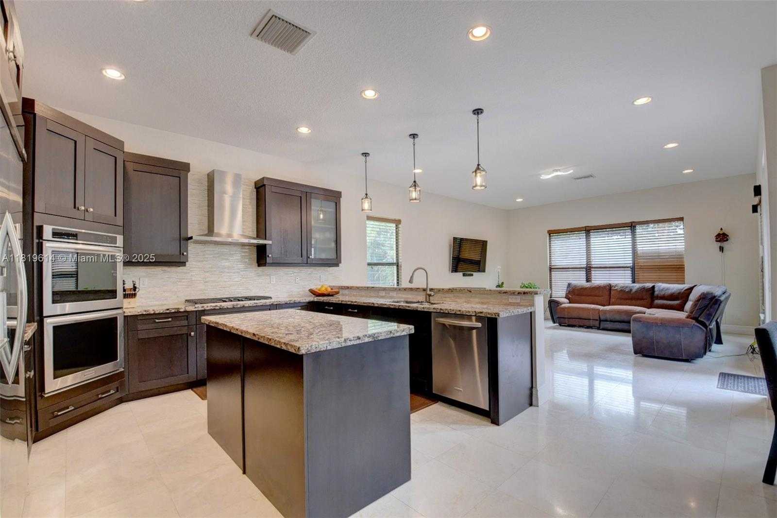 Small Image of 16939 BRIDGE CROSSING CIR, Delray Beach Number 21