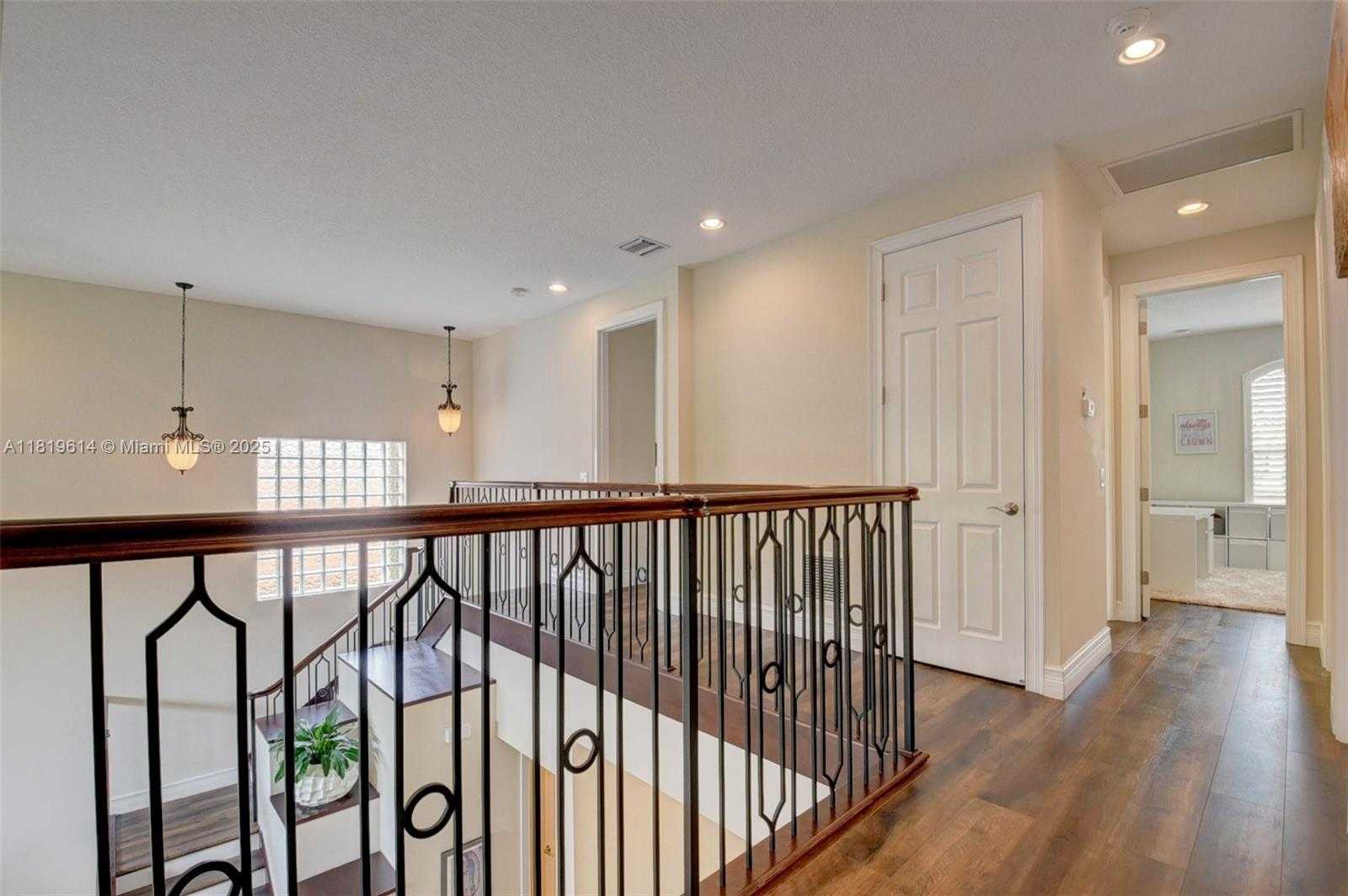 Small Image of 16939 BRIDGE CROSSING CIR, Delray Beach Number 38