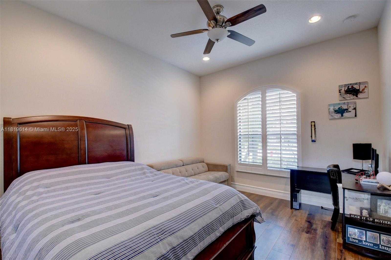 Small Image of 16939 BRIDGE CROSSING CIR, Delray Beach Number 47