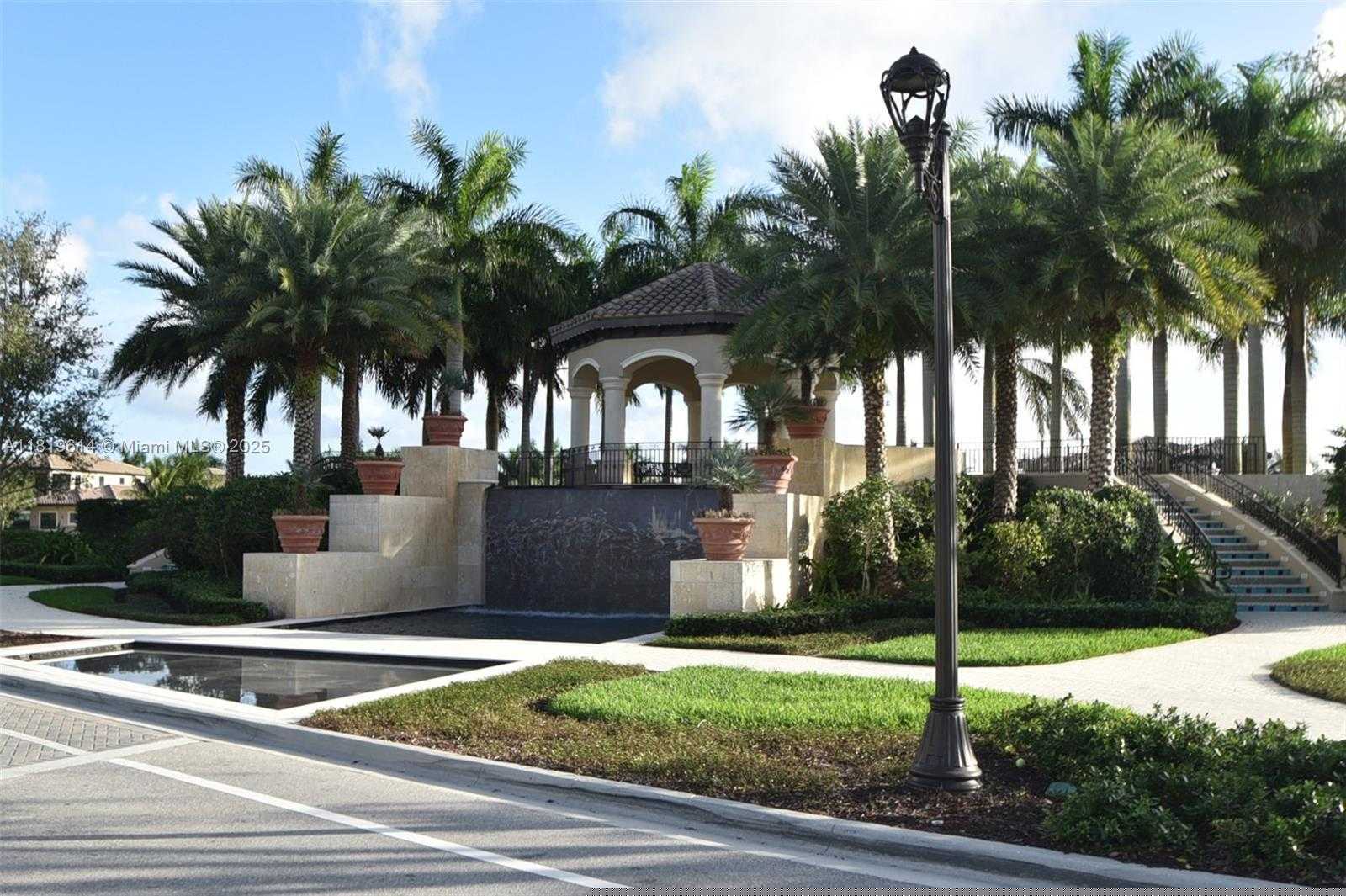 Small Image of 16939 BRIDGE CROSSING CIR, Delray Beach Number 55