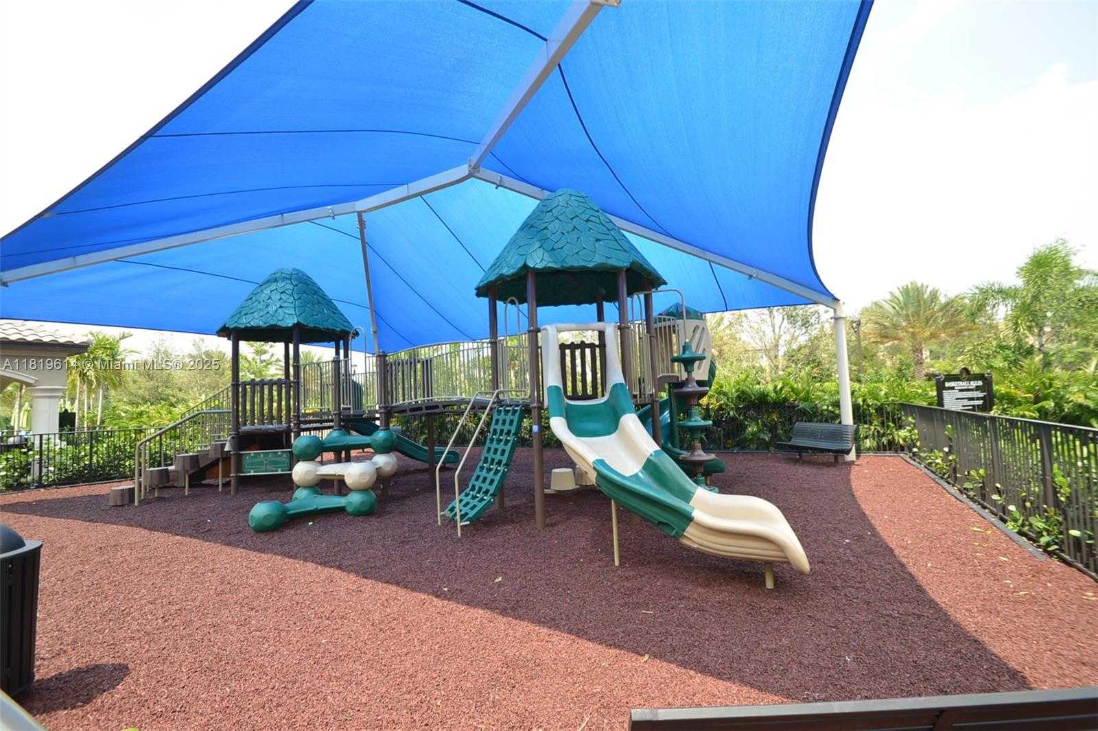 Small Image of 16939 BRIDGE CROSSING CIR, Delray Beach Number 58