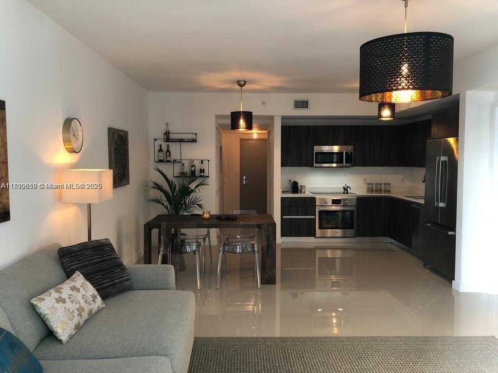 Small Image of Miami Number 8