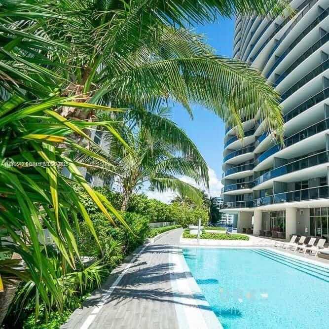 Small Image of Miami Number 9