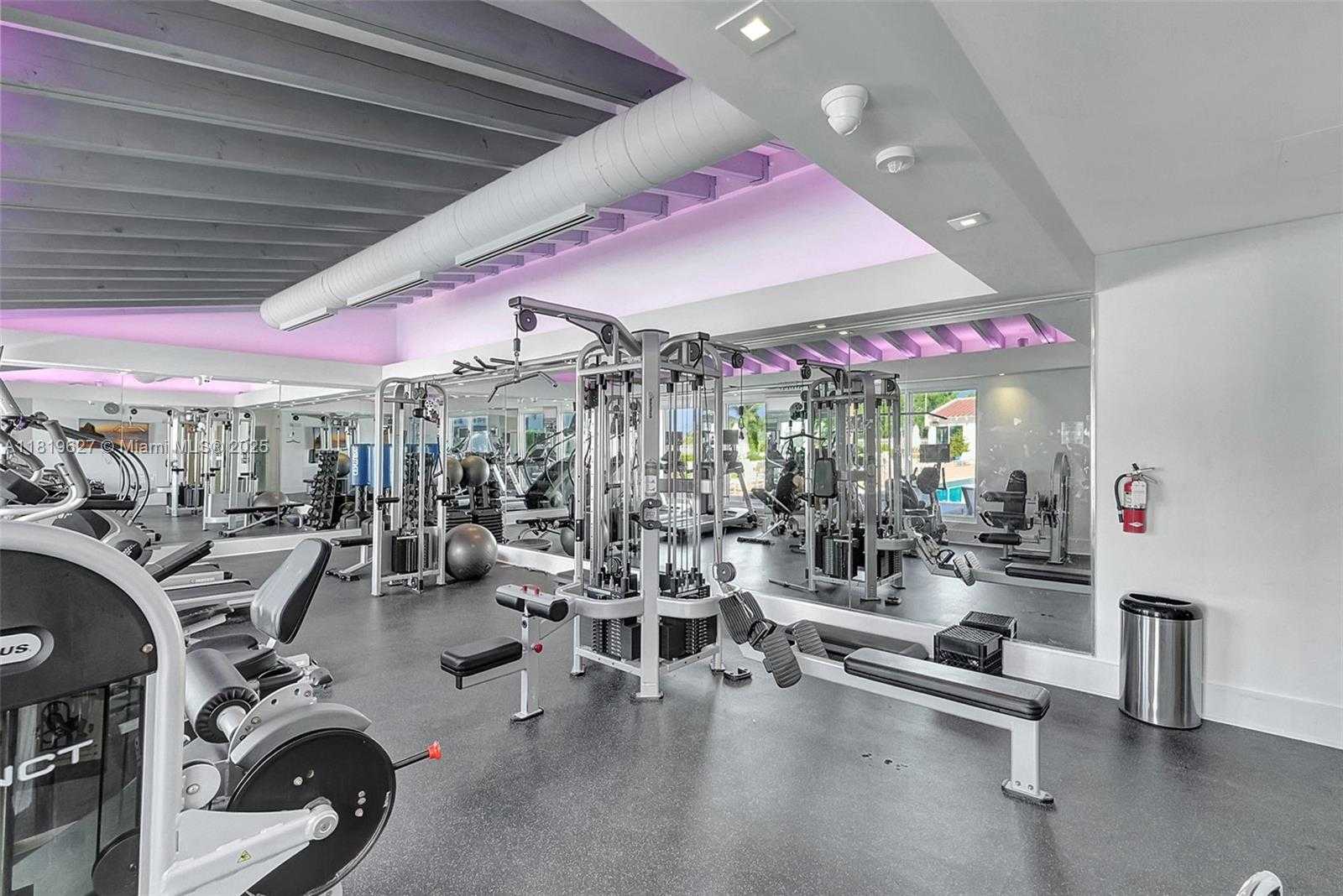 Small Image of 2457 COLLINS AVE #1402, Miami Beach Number 13