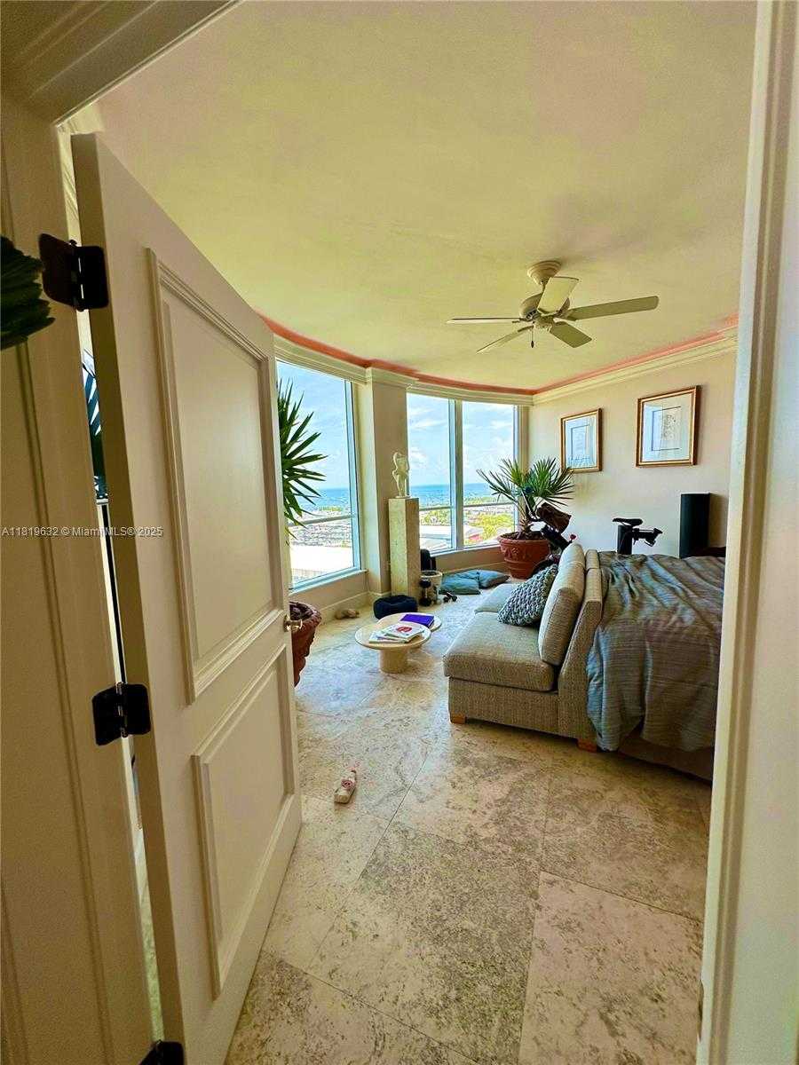 Small Image of 2645 SOUTH BAYSHORE DR #1403, Miami Number 17