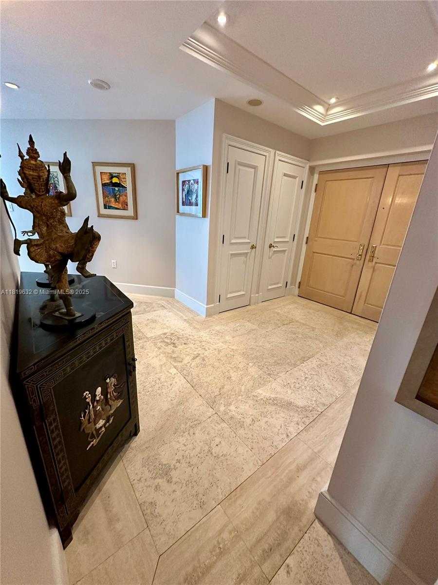 Small Image of 2645 SOUTH BAYSHORE DR #1403, Miami Number 6