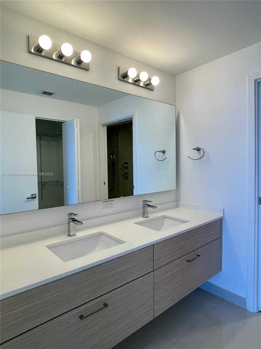 Small Image of 600 NORTH EAST 27 ST #2302, Miami Number 12