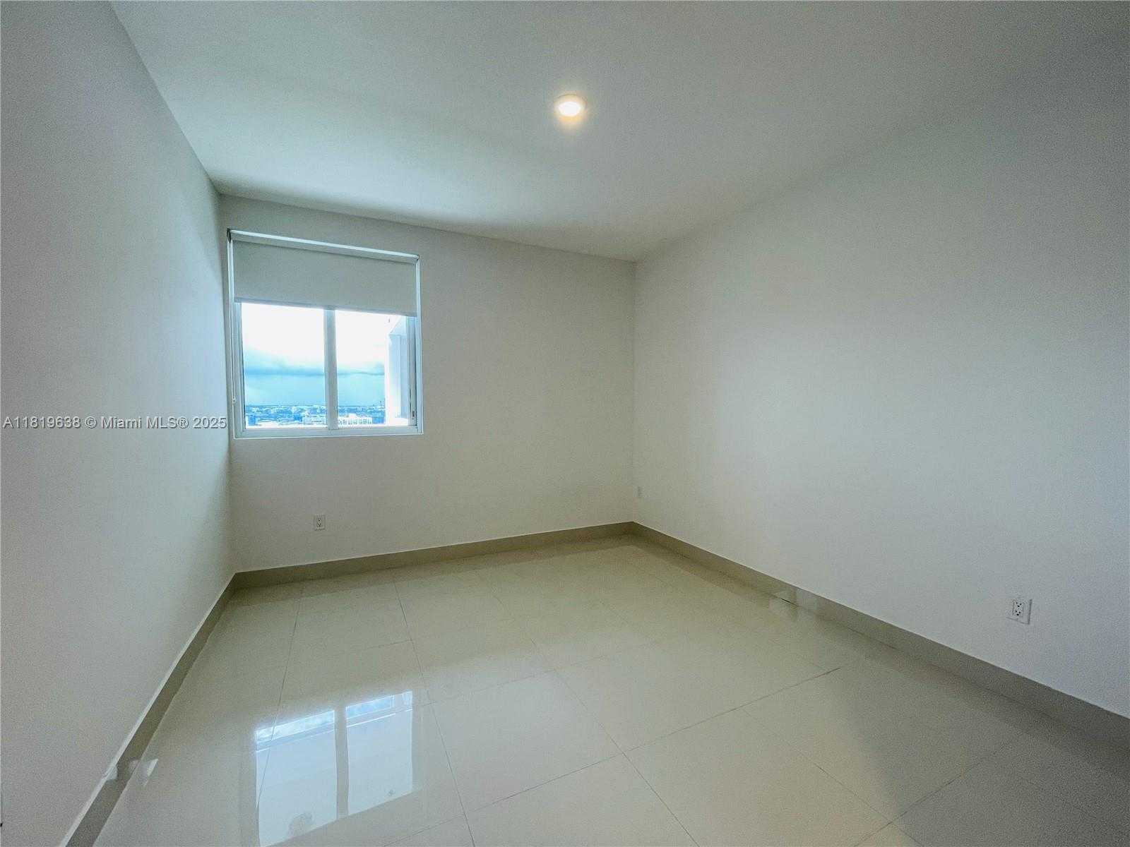Small Image of 600 NORTH EAST 27 ST #2302, Miami Number 14