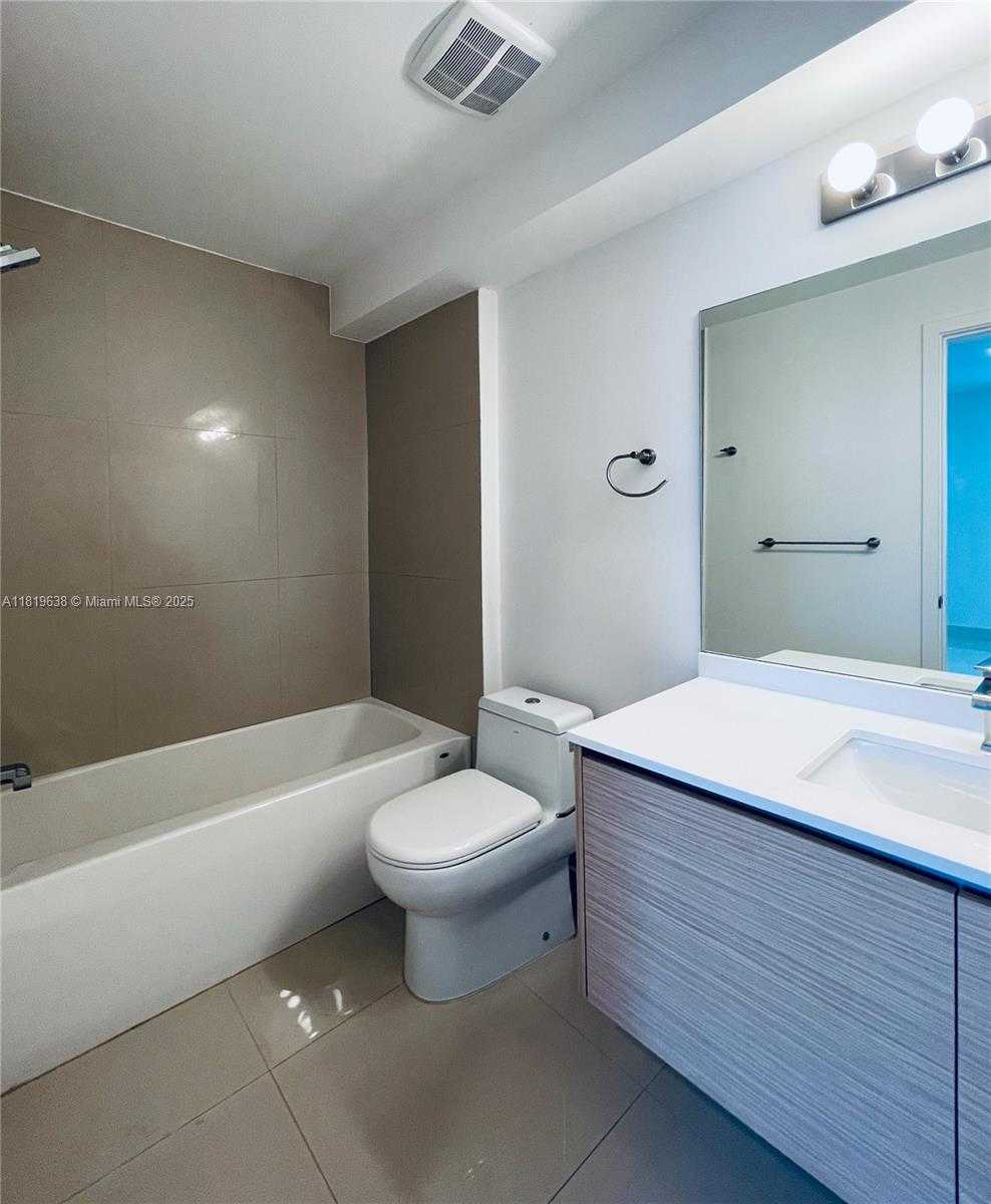 Small Image of 600 NORTH EAST 27 ST #2302, Miami Number 15