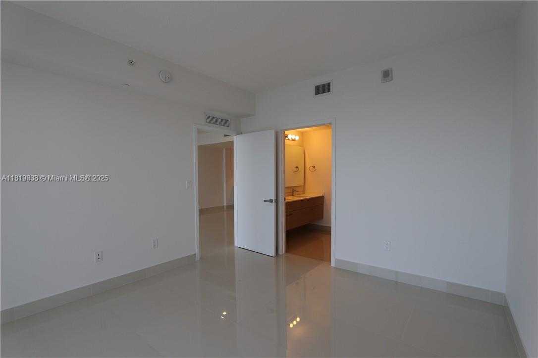 Small Image of 600 NORTH EAST 27 ST #2302, Miami Number 16