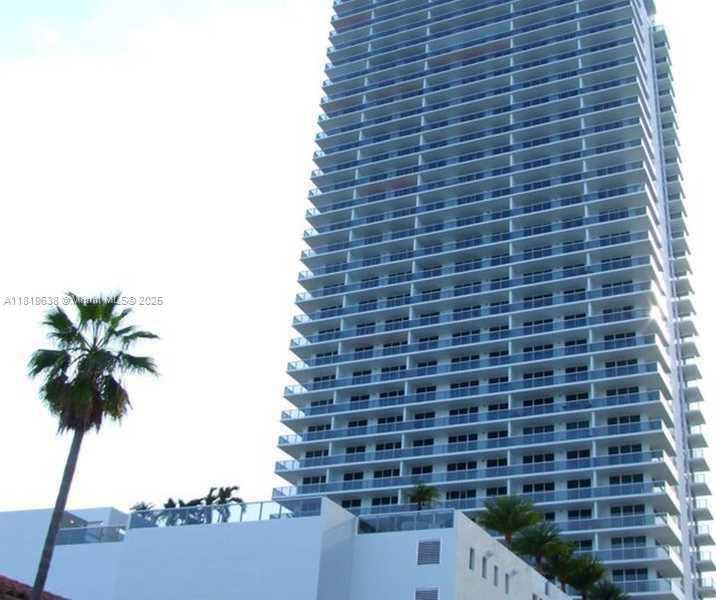 Small Image of 600 NORTH EAST 27 ST #2302, Miami Number 24