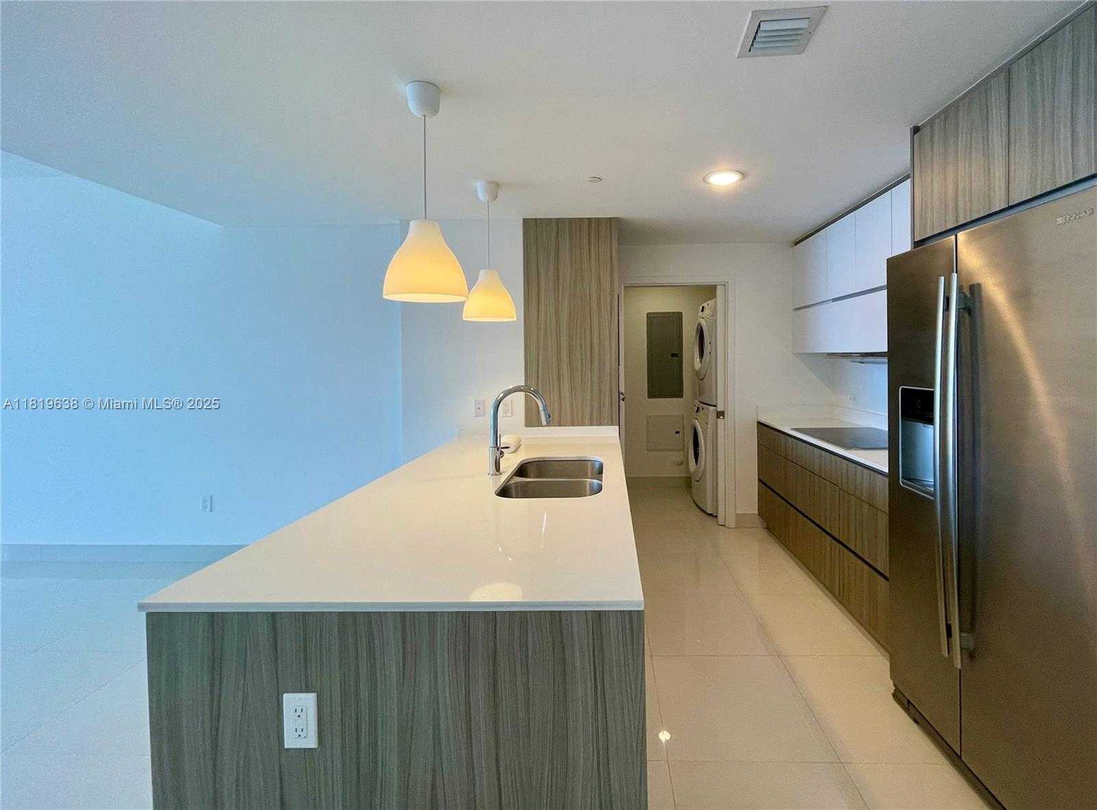 Small Image of 600 NORTH EAST 27 ST #2302, Miami Number 7