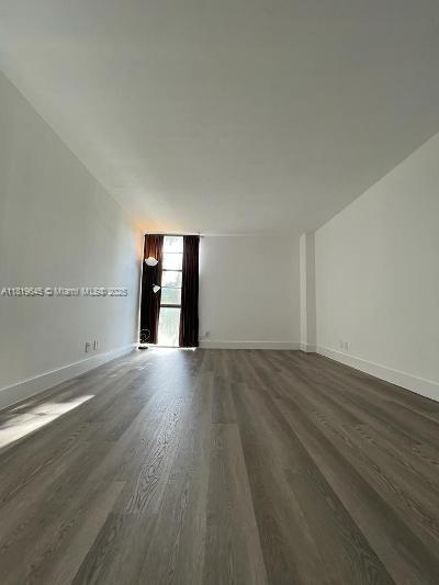 Small Image of 20500 E Country Club Dr, Aventura, FL 33180, USA Number 7