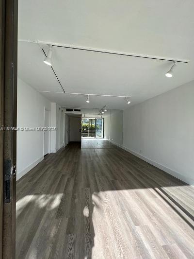 Small Image of 20500 E Country Club Dr, Aventura, FL 33180, USA Number 9