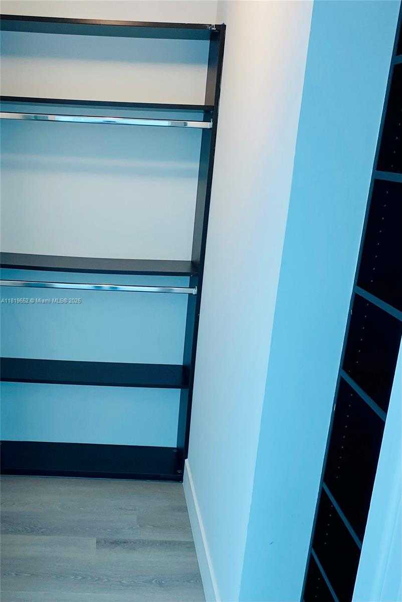 Small Image of 900 BISCAYNE BLVD #2609, Miami Number 14