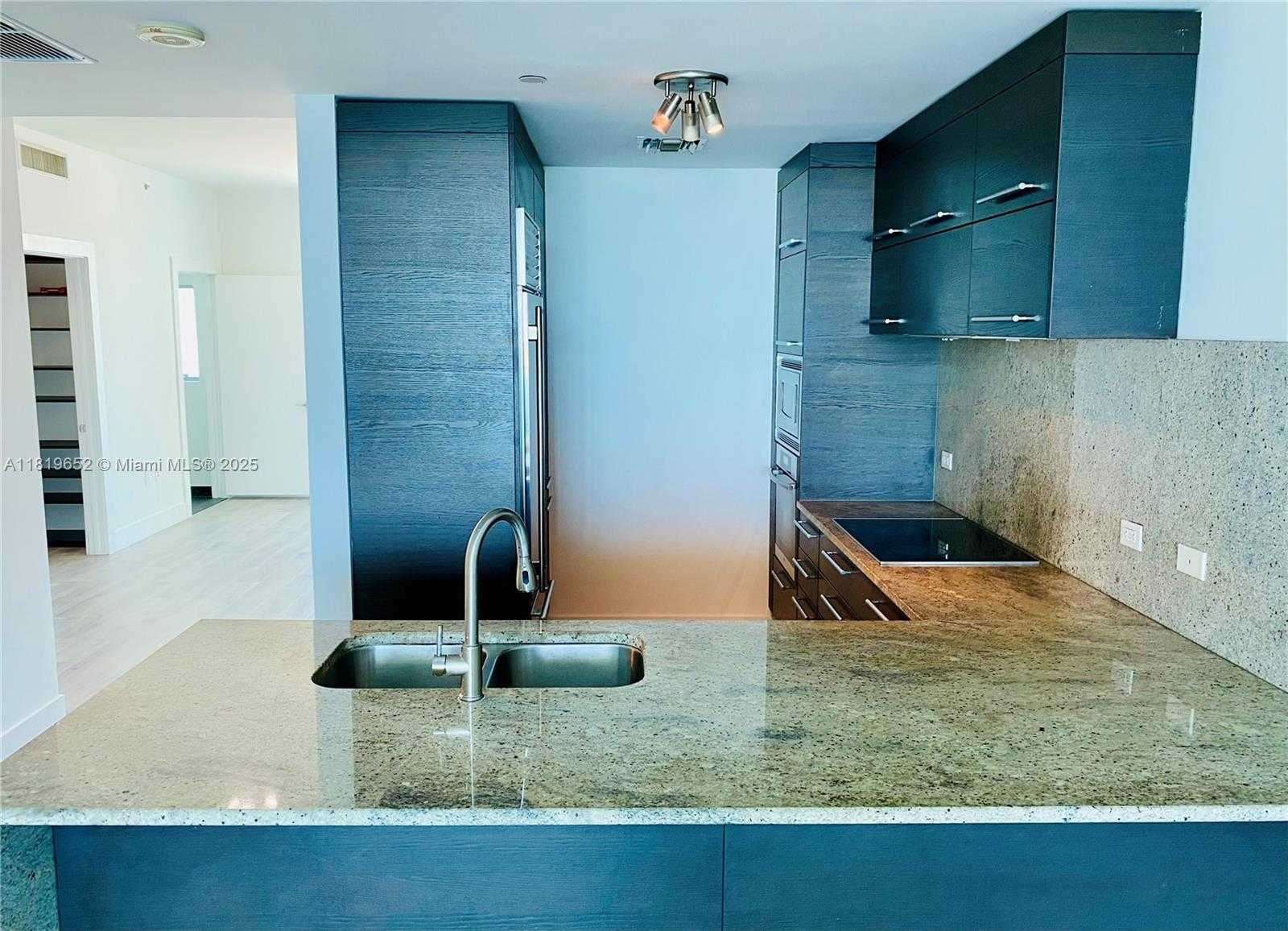 Small Image of 900 BISCAYNE BLVD #2609, Miami Number 4