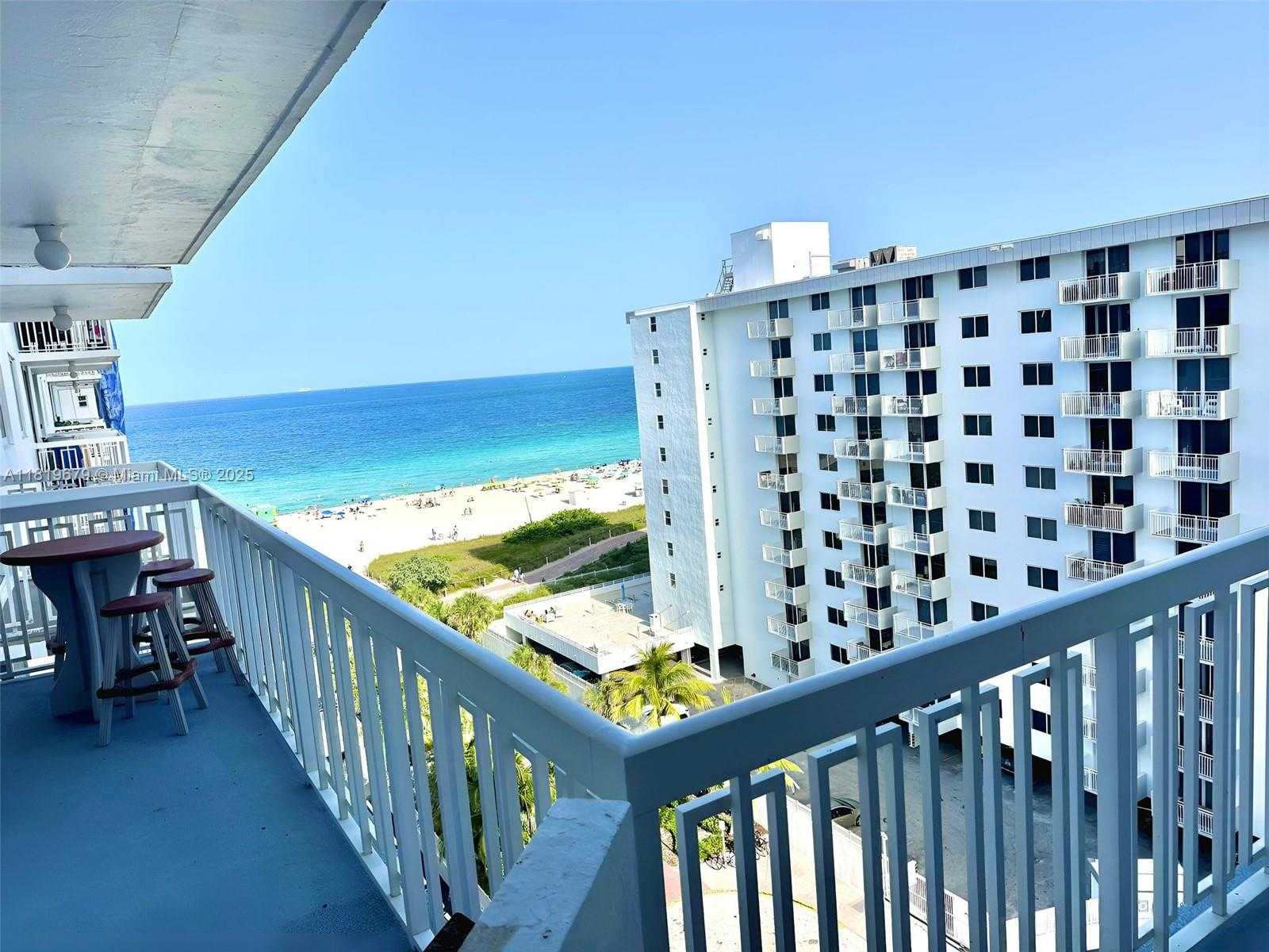 Small Image of 401 OCEAN DR #1007, Miami Beach Number 14
