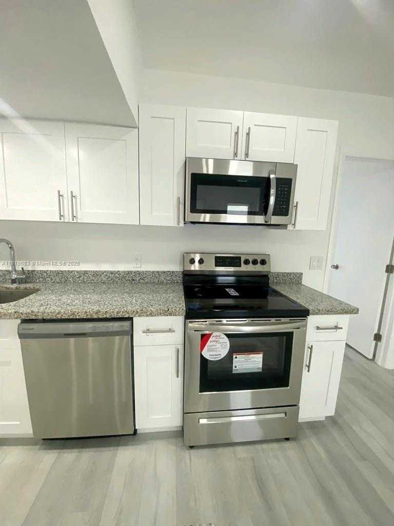 Small Image of 7291 GARY AVE #6, Miami Beach Number 11