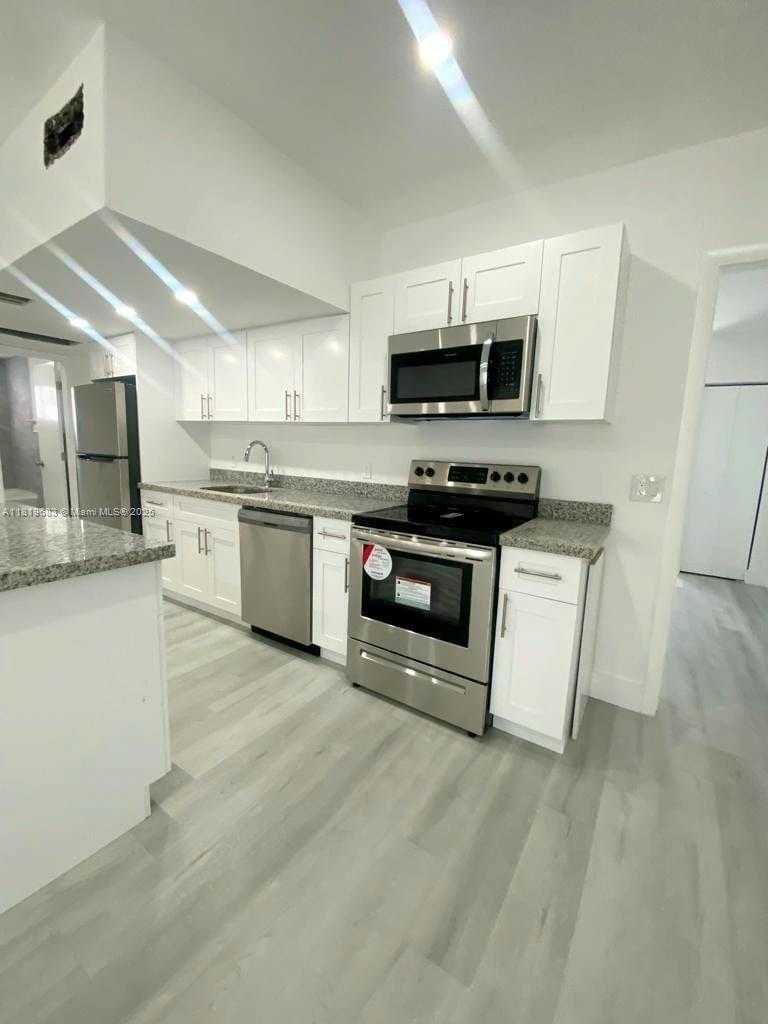 Small Image of 7291 GARY AVE #6, Miami Beach Number 17
