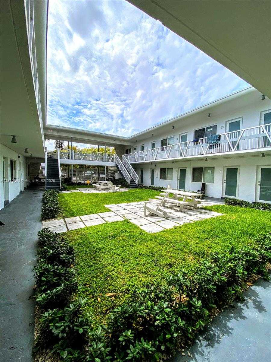 Small Image of 7291 GARY AVE #6, Miami Beach Number 2