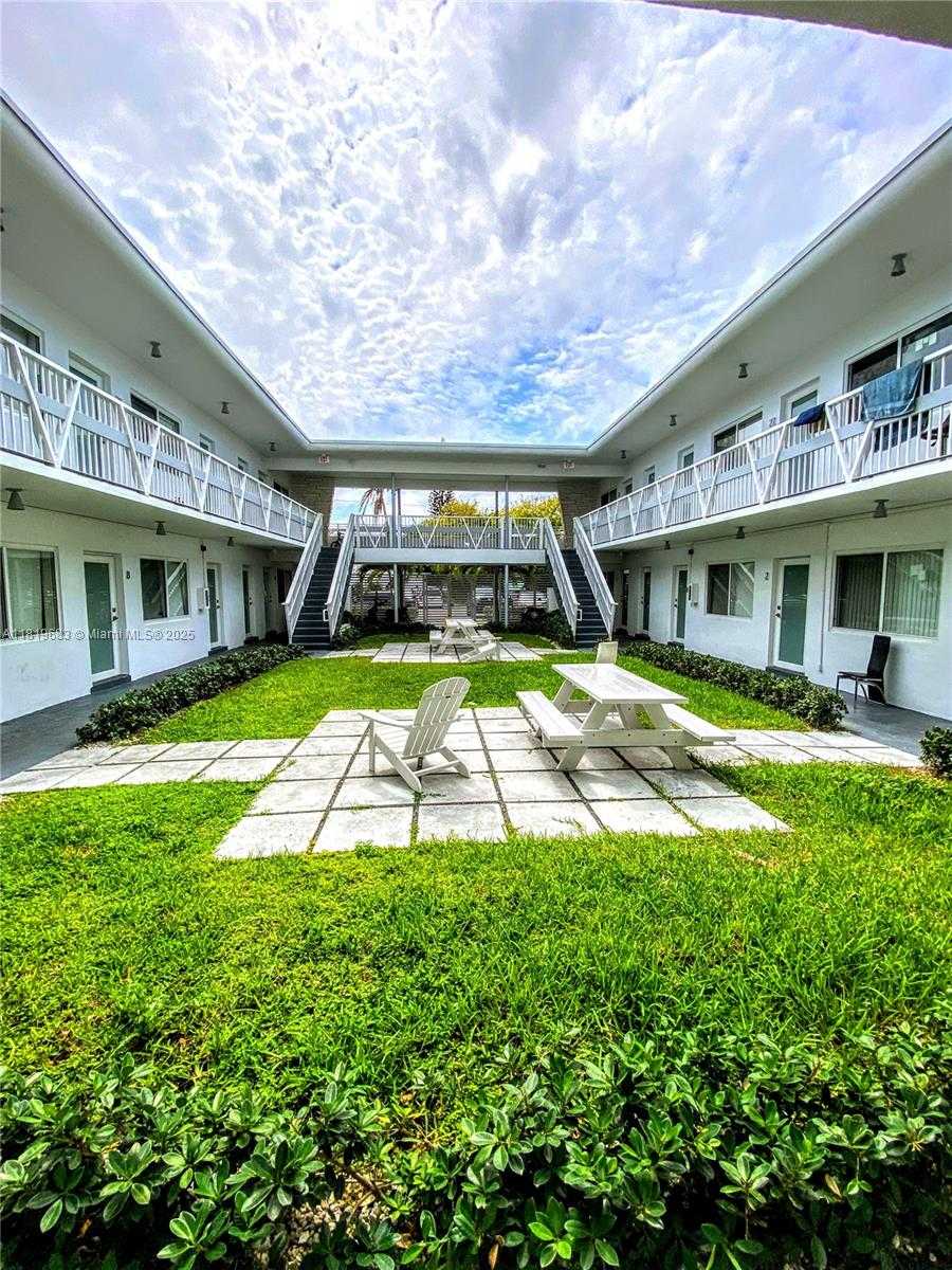 Small Image of 7291 GARY AVE #6, Miami Beach Number 20