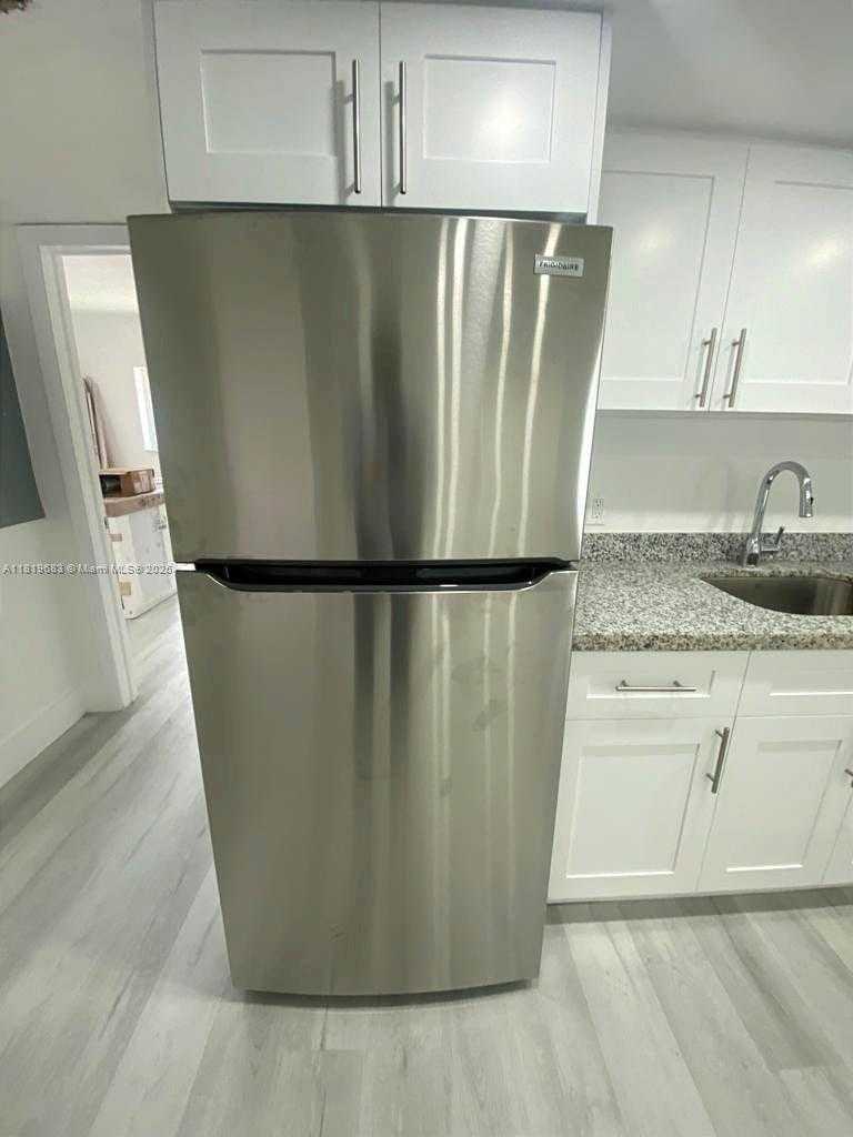 Small Image of 7291 GARY AVE #6, Miami Beach Number 4