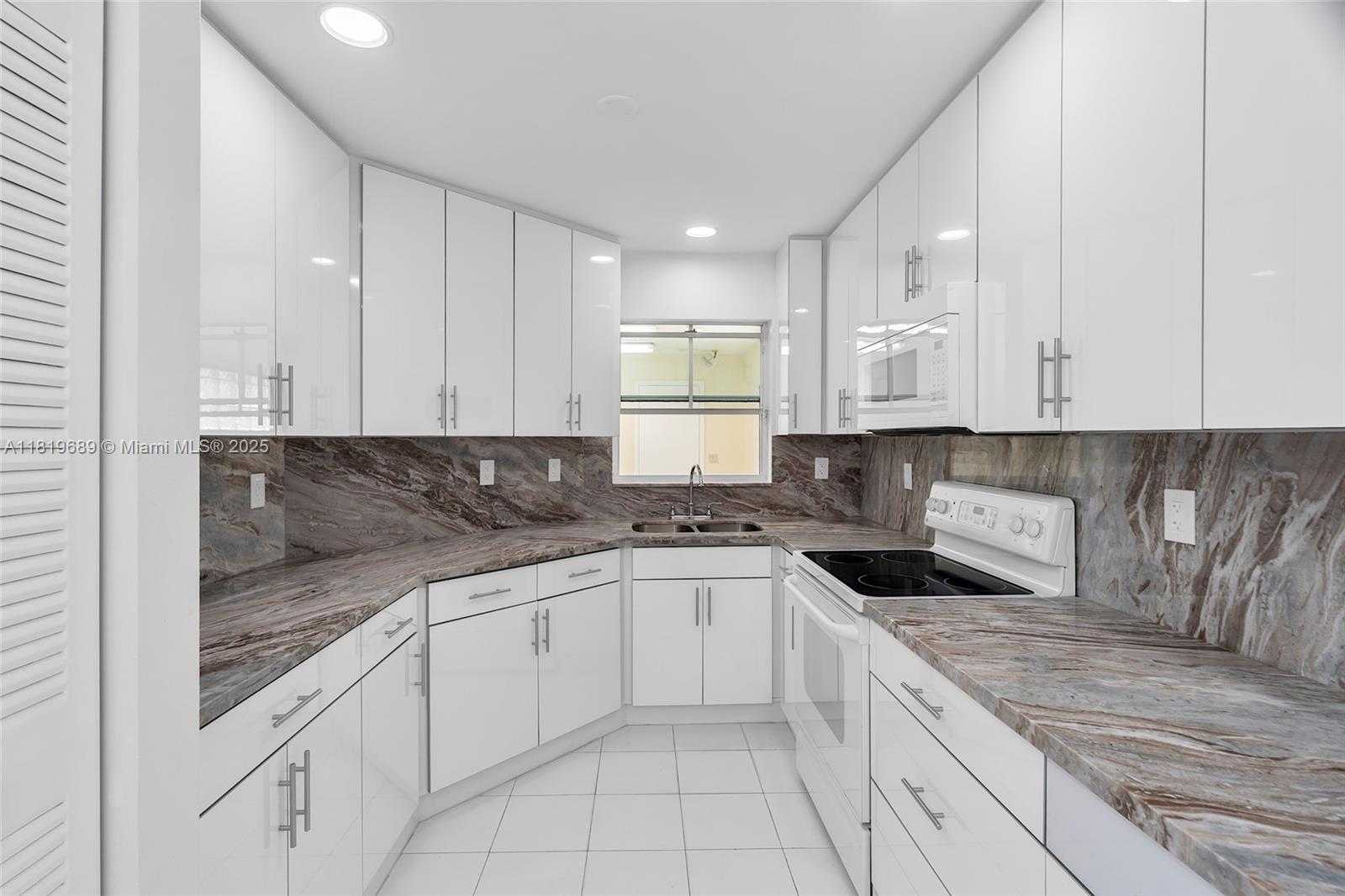 Small Image of 11473 SOUTH WEST 72ND TER, Miami Number 13