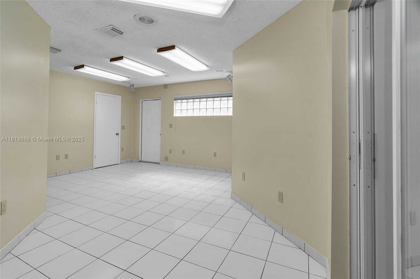 Small Image of 11473 SOUTH WEST 72ND TER, Miami Number 18