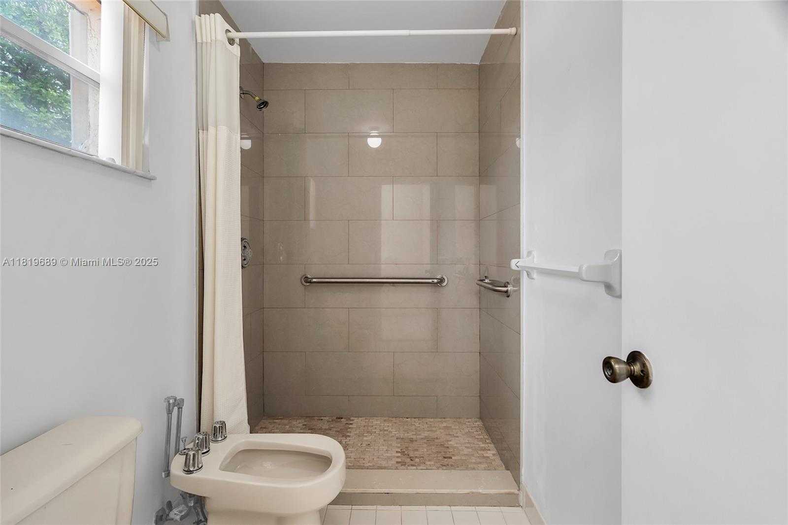 Small Image of 11473 SOUTH WEST 72ND TER, Miami Number 28