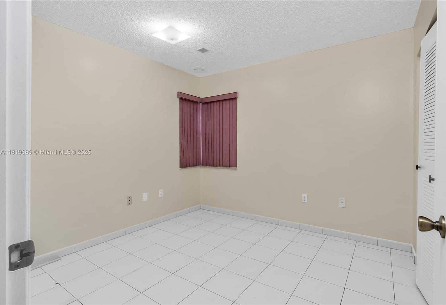 Small Image of 11473 SOUTH WEST 72ND TER, Miami Number 29