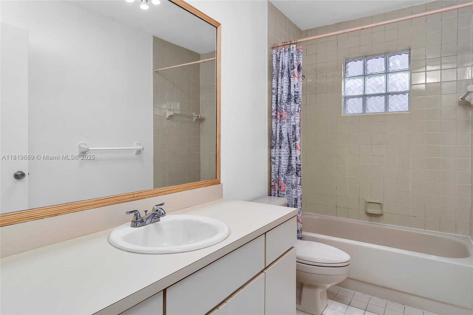 Small Image of 11473 SOUTH WEST 72ND TER, Miami Number 32