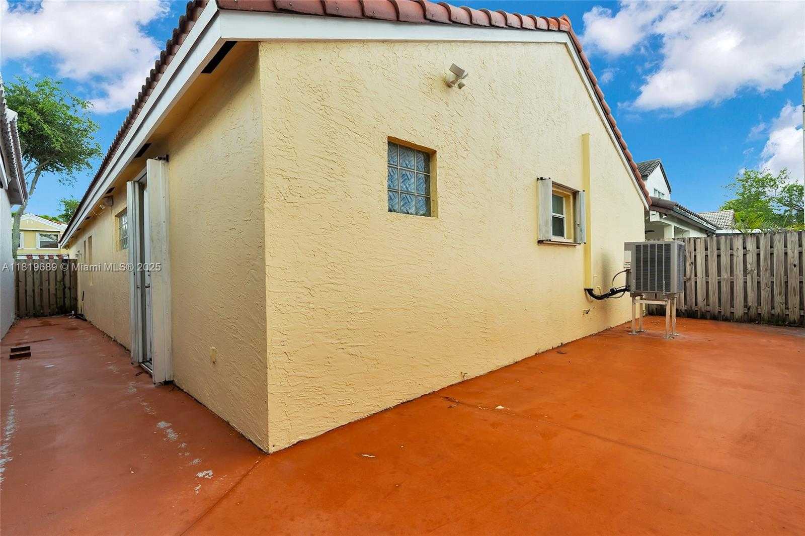 Small Image of 11473 SOUTH WEST 72ND TER, Miami Number 38