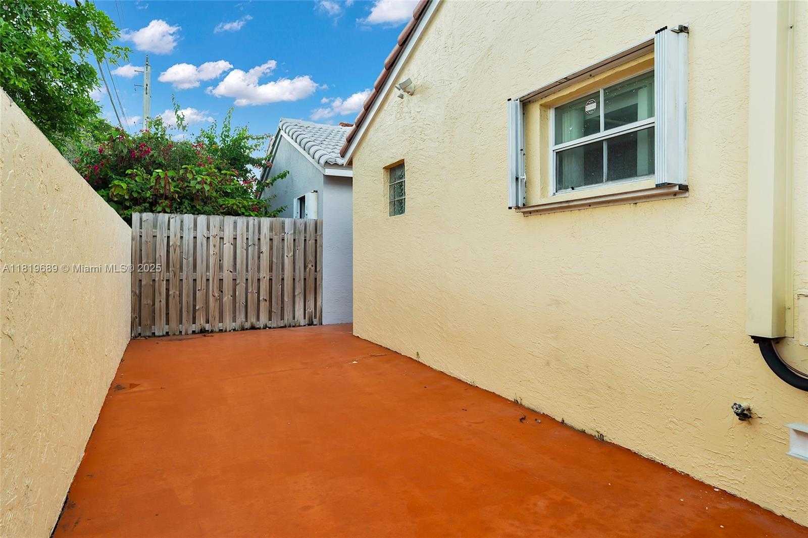 Small Image of 11473 SOUTH WEST 72ND TER, Miami Number 39