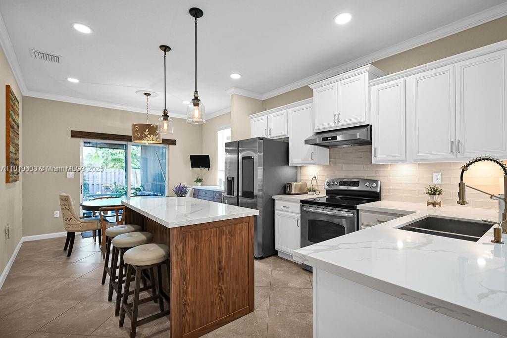 Small Image of 8986 SOUTH WEST 214TH TER, Cutler Bay Number 14