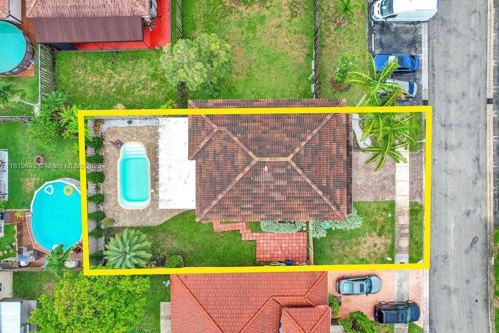 Small Image of 8986 SOUTH WEST 214TH TER, Cutler Bay Number 16